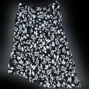 MY MICHELLE SKIRT SIZE LARGE